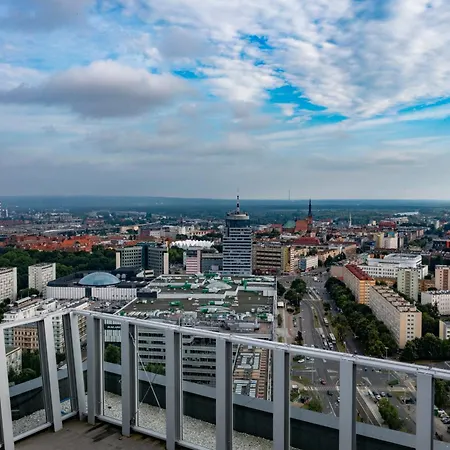 Hanza Tower Gold 19th Floor アパート *